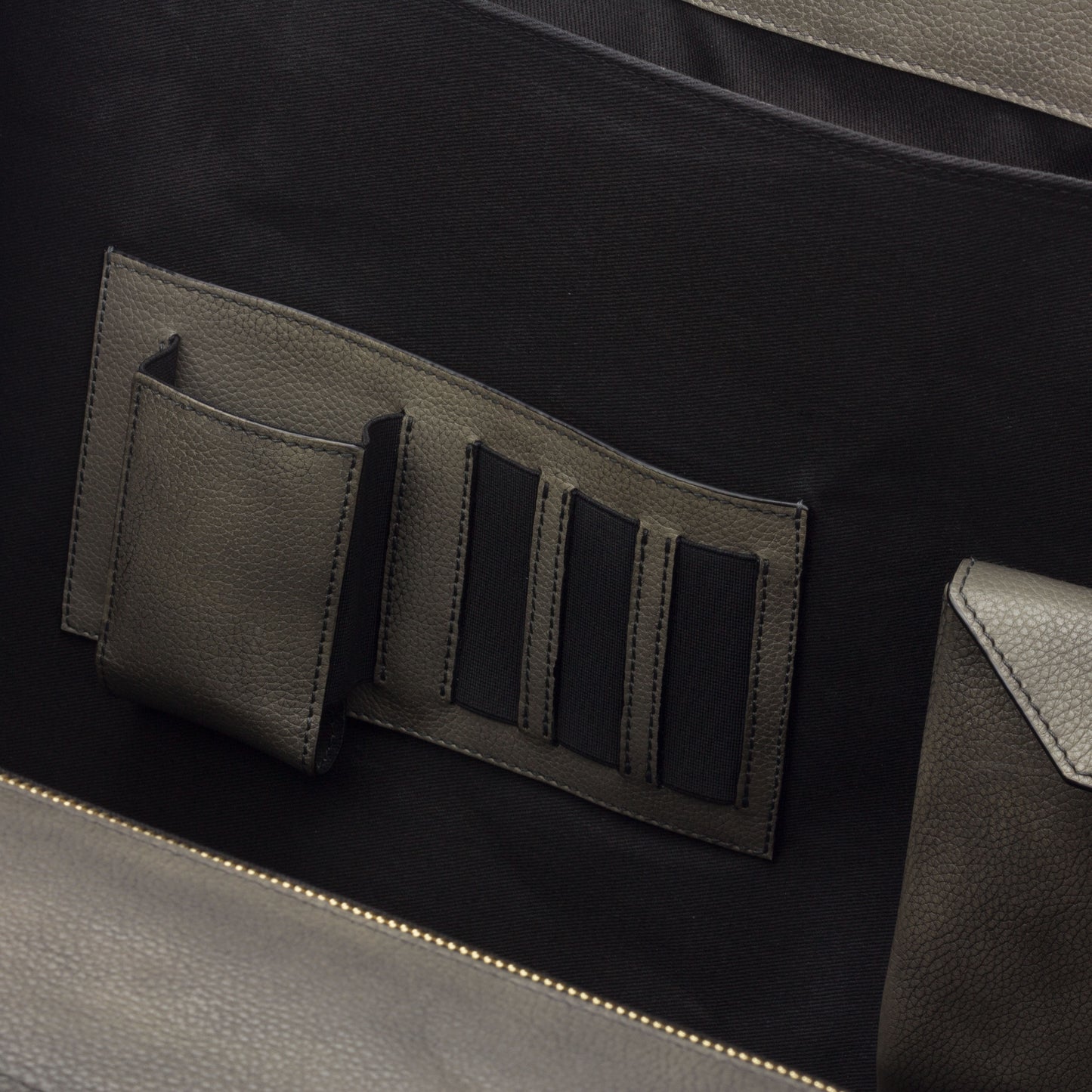 The Briefcase Classic